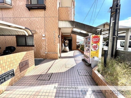 ロイヤルメゾン[2LDK/64.87m2]のエントランス5