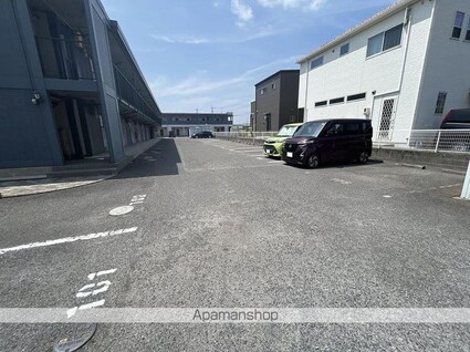 レオパレスブルースカイⅠ[1K/23.18m2]の駐車場2