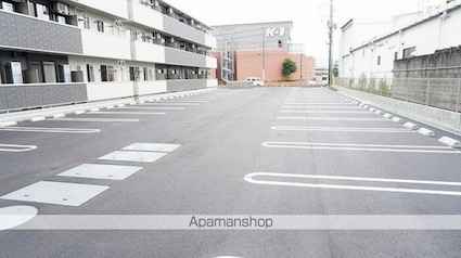 メゾン・ド・キャトルⅦ[2LDK/55.33m2]の駐車場2