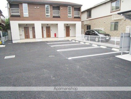 グランドハウス妻科[1K/30.79m2]の駐車場1