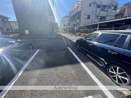 レオパレスＮＩＳＨＩＧＡＩⅡ[1K/20.28m2]の駐車場1