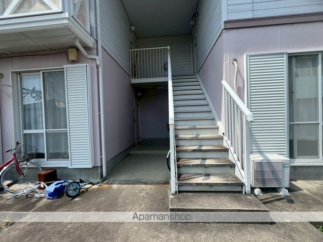 ルーセントハイツ桜ヶ丘Bの玄関写真