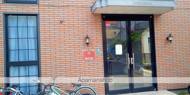 レオパレスTAKASAGOの玄関写真