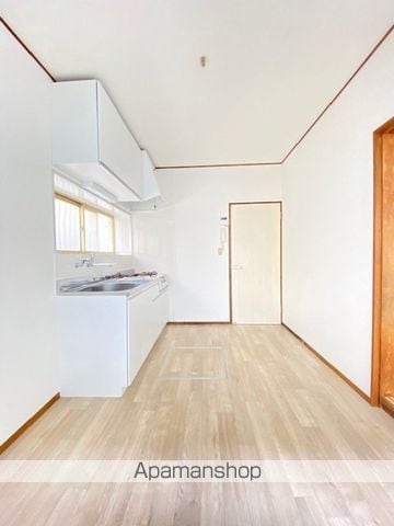河辺小山貸家の内装写真