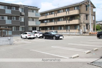 プレンティー中須　Ｂ[2LDK/62.92m2]の駐車場