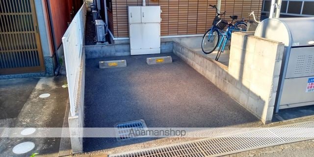 レオネクストグランアーク[1K/21.2m2]の駐車場