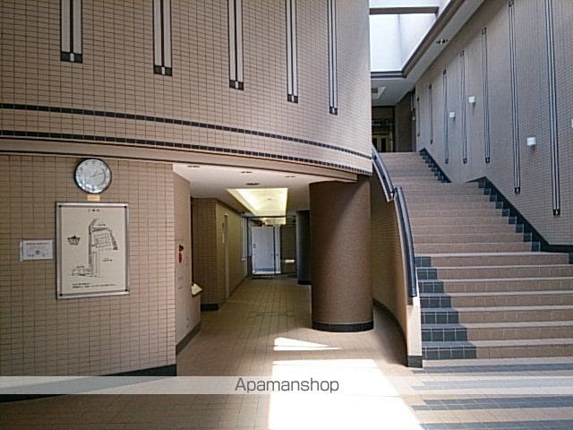 ダイアパレスシアース万代東棟の玄関写真