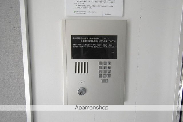 MANY’S COURTの玄関写真