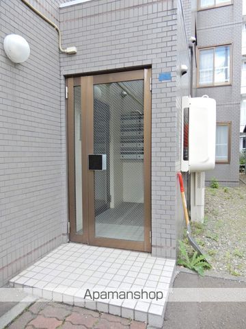 グランドヒルズ北19条の玄関写真
