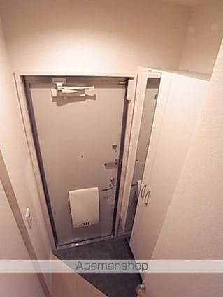 ホワイトファミール[2LDK/63.82m2]の玄関