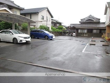 ブランシェＮ[2LDK/61.91m2]の駐車場