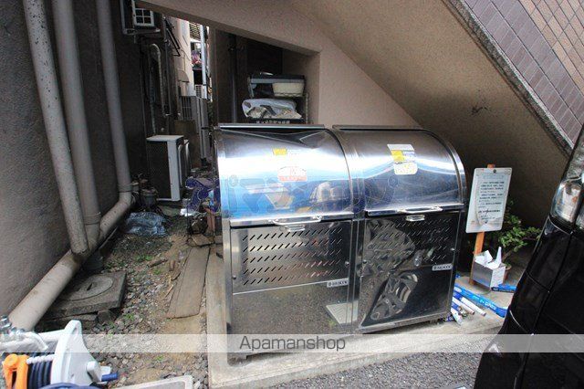 プレジール坂戸の玄関写真