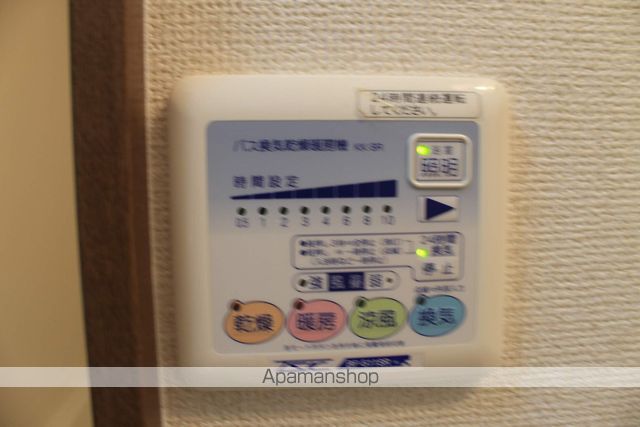 アンプルール リーブル ゴールドクレストの内装写真