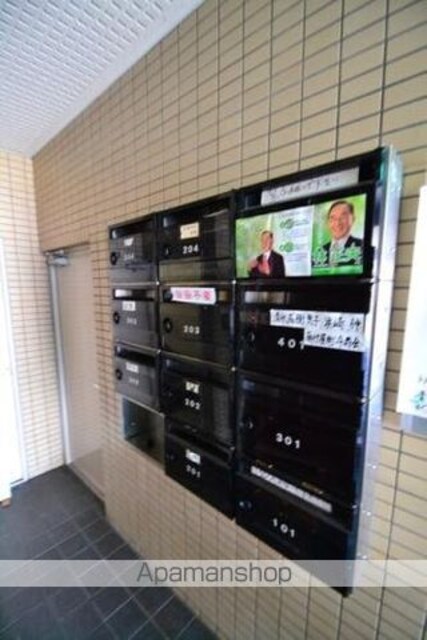 広島県広島市中区南竹屋町[1R/24.3m2]のエントランス