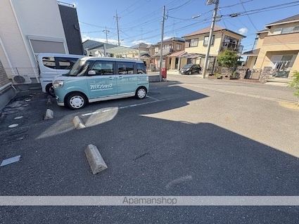 滋賀県野洲市永原[2LDK/53.98m2]の駐車場1