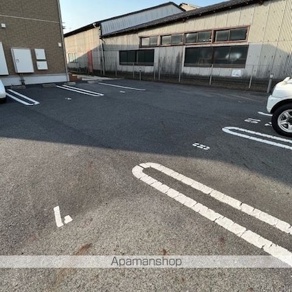 ボン　セジュール[2LDK/61.49m2]の駐車場1