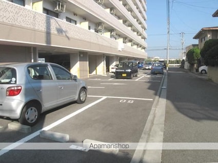 グランアルブル山越Ⅲ[2LDK/45.36m2]の駐車場