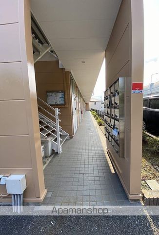 レオパレスサンハイムの玄関写真