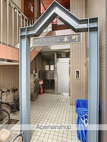 プティ・ハイム本町の玄関写真