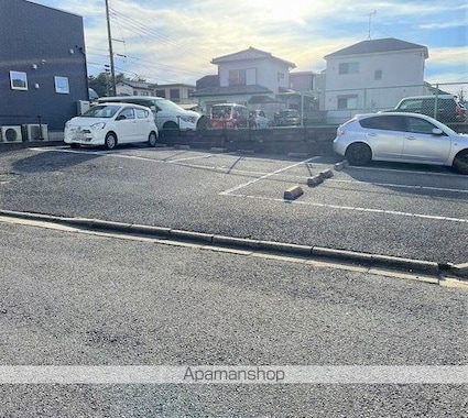 レオパレスＧａｒｄｅｎ[1K/23.18m2]の駐車場