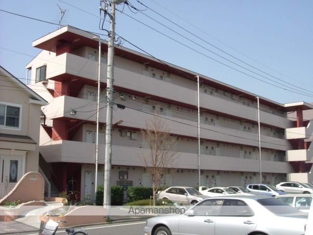 ロイヤルビレッヂの玄関写真