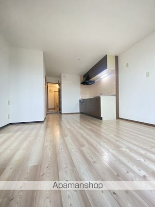 和歌山県和歌山市松ケ丘１丁目[3LDK/59.66m2]のリビング・居間