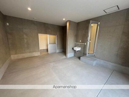 Ｉ－ｗｏｏｄ小江戸川越ガレージハウス[1LDK/96.81m2]の駐車場