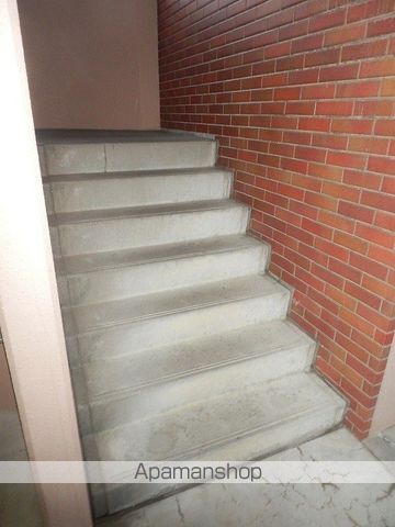 長屋マンションの玄関写真