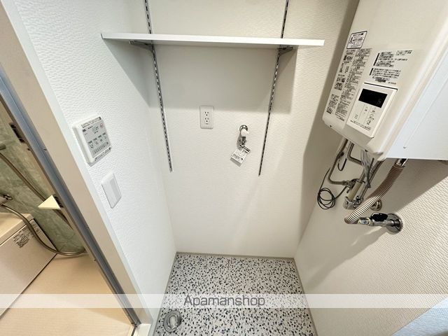 8 3W2 HACHI SANWESTNYの内装写真