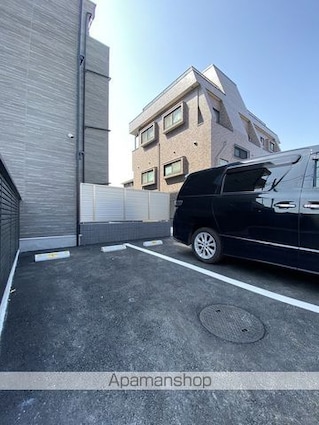 東京都昭島市玉川町３丁目[1K/28.56m2]の駐車場