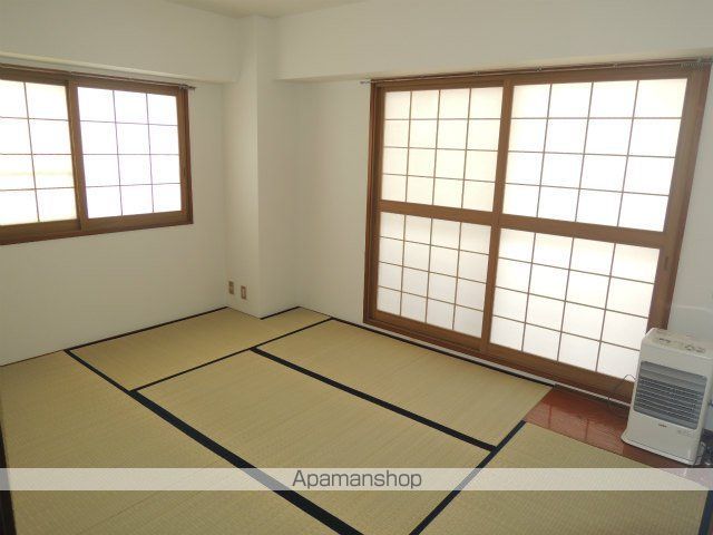 リベルティ大通の内装写真