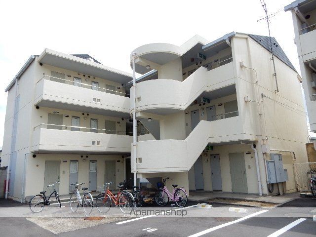 マンションLEE II棟の外観写真