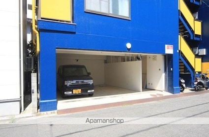 ピカデリーサーカス緑町[1R/17.7m2]の駐車場