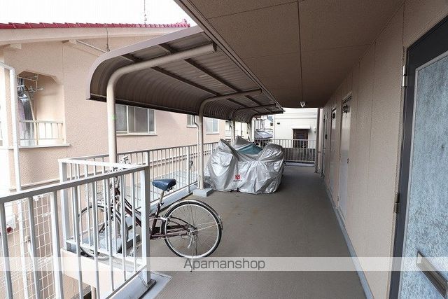 シャインハウスE棟の玄関写真