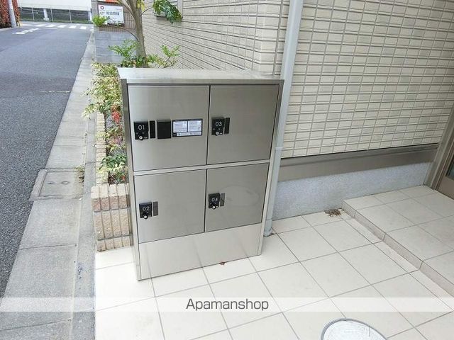 【府中市西府町のアパートの写真】