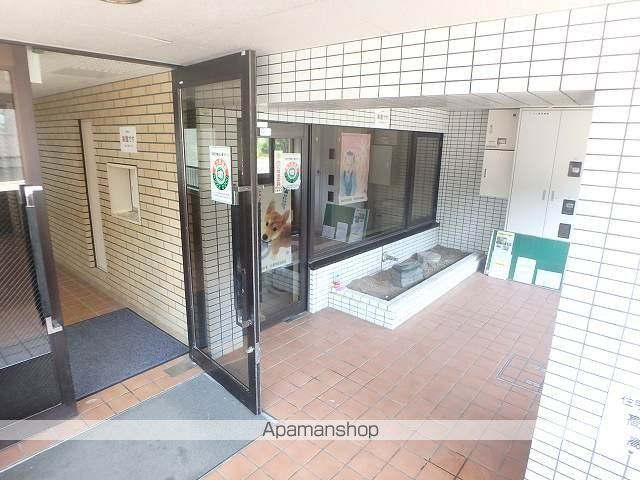 高伸ハイツの玄関写真