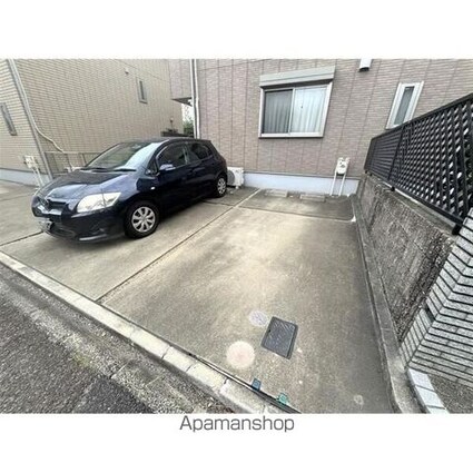 ガーデンパスＡ[3LDK/77.83m2]の駐車場