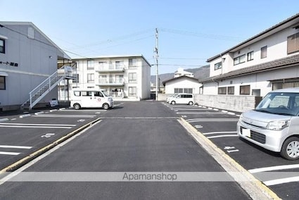 コンフォート屋島[1K/23.4m2]の駐車場
