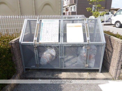 シャン　ド　ルミエール[2LDK/58.12m2]の共用部1