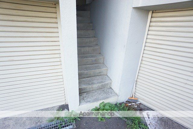 プラタナス曙A棟の玄関写真