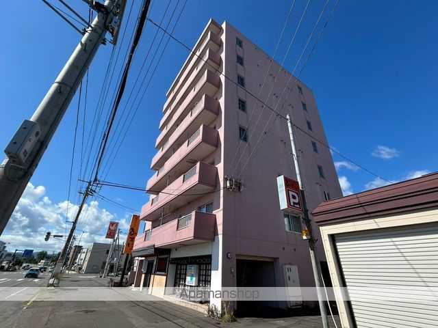 ユニベールの外観写真