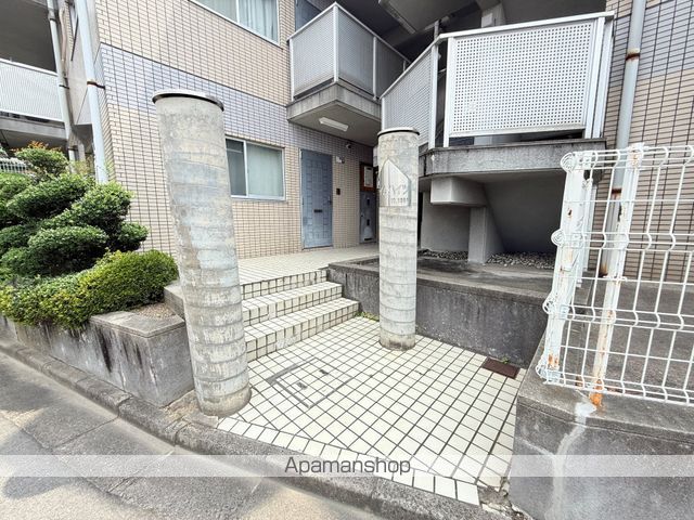 ライムハイツの玄関写真