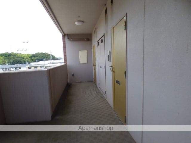 今治セレンディップビルの玄関写真