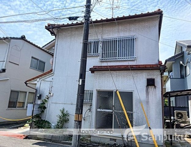 松山市 2階建 築45年の外観写真