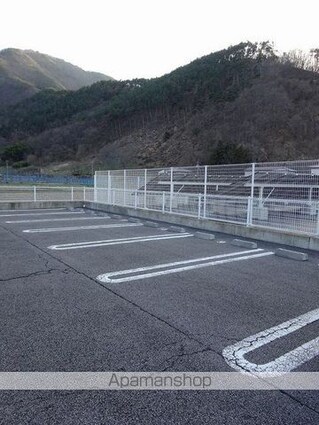 メゾン・アルモニーＡ[1LDK/46.71m2]の駐車場