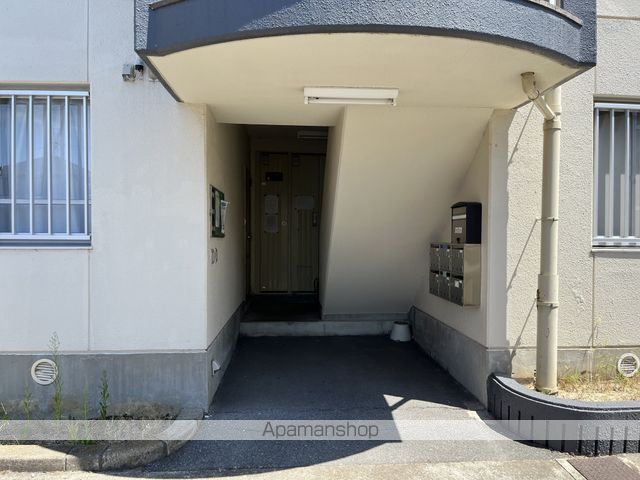 ハイエストパレスの玄関写真