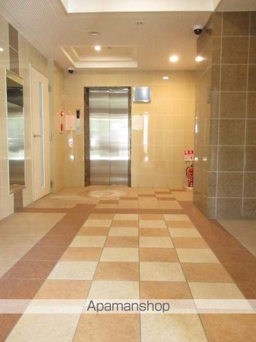 BEEHIVE吹田駅前の内装写真