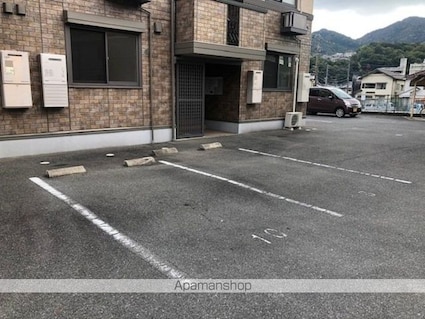 アネックス　弐番館[2DK/50m2]の駐車場1