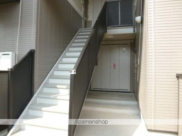 ハイツFLOWERの玄関写真