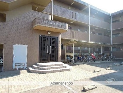 マンションＲＥＦＩＮＡＤＯ[3LDK/64.92m2]の外観3